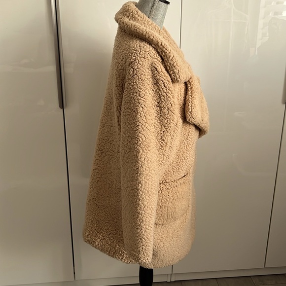 HOST PICK ✨Oversized Faux Teddy Sherpa Coat Double Breast Fully Lined, Size S/M - Picture 8 of 10